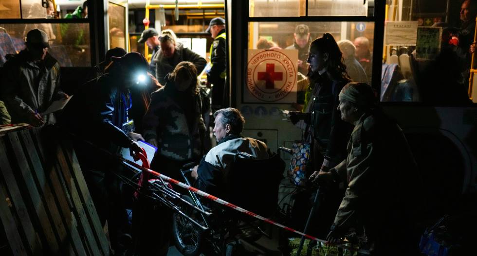 Ρωσοουκρανικός πόλεμος: Παρέλαση, συγκρούσεις και κυρώσεις