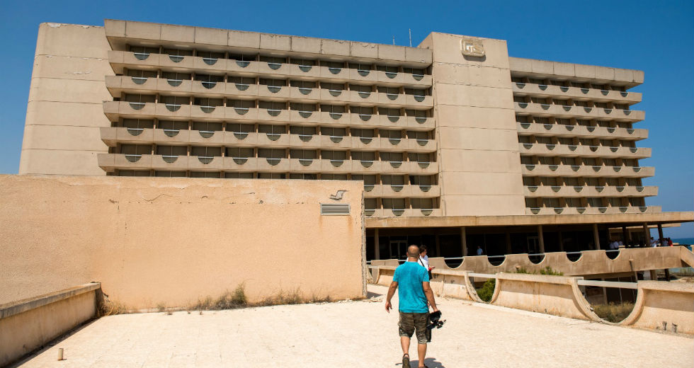 Θεατές στη σιωπηρή διχοτόμηση