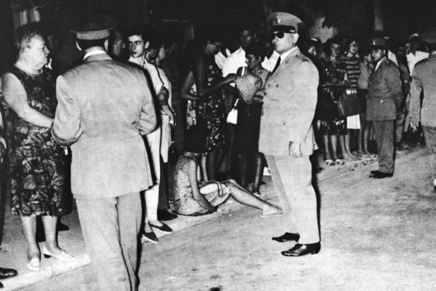 Από τη «δημοκρατική παρένθεση» στην Αποστασία