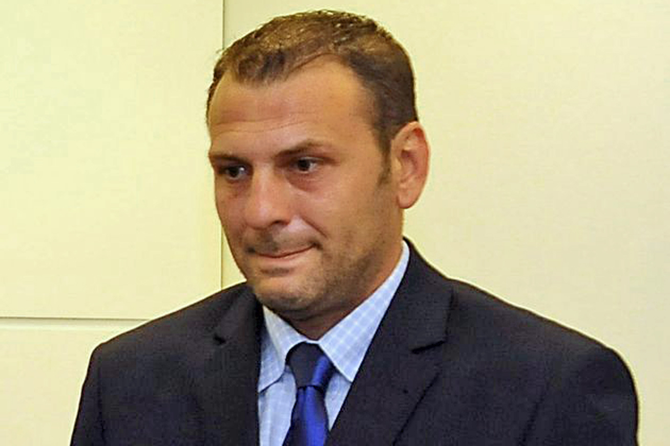 «Ψεκασμένοι» Ελληνες εντός και εκτός Βουλής