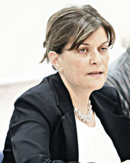 8μηνη απασχόληση με πλήρη δικαιώματα