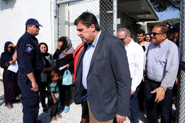 Υποσχέσεις για ανακούφιση νησιών και μεταναστών