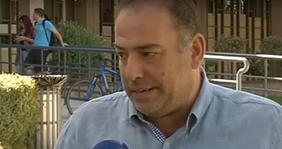 Πτυχιακές επί πληρωμή: το παρεμπόριο της γνώσης