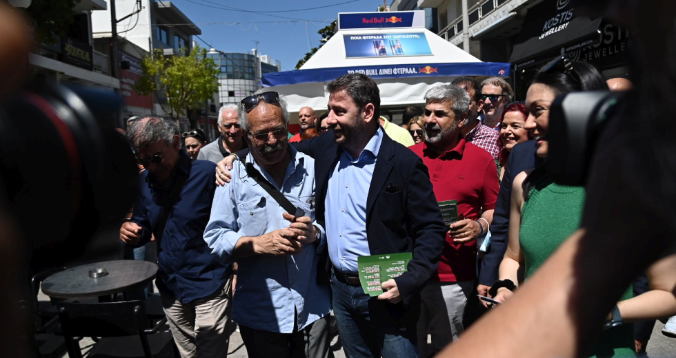 «Οι ολιστικές φιλοσοφικές αναζητήσεις του κ. Μητσοτάκη δεν μπορούν να κρύψουν την αλήθεια»