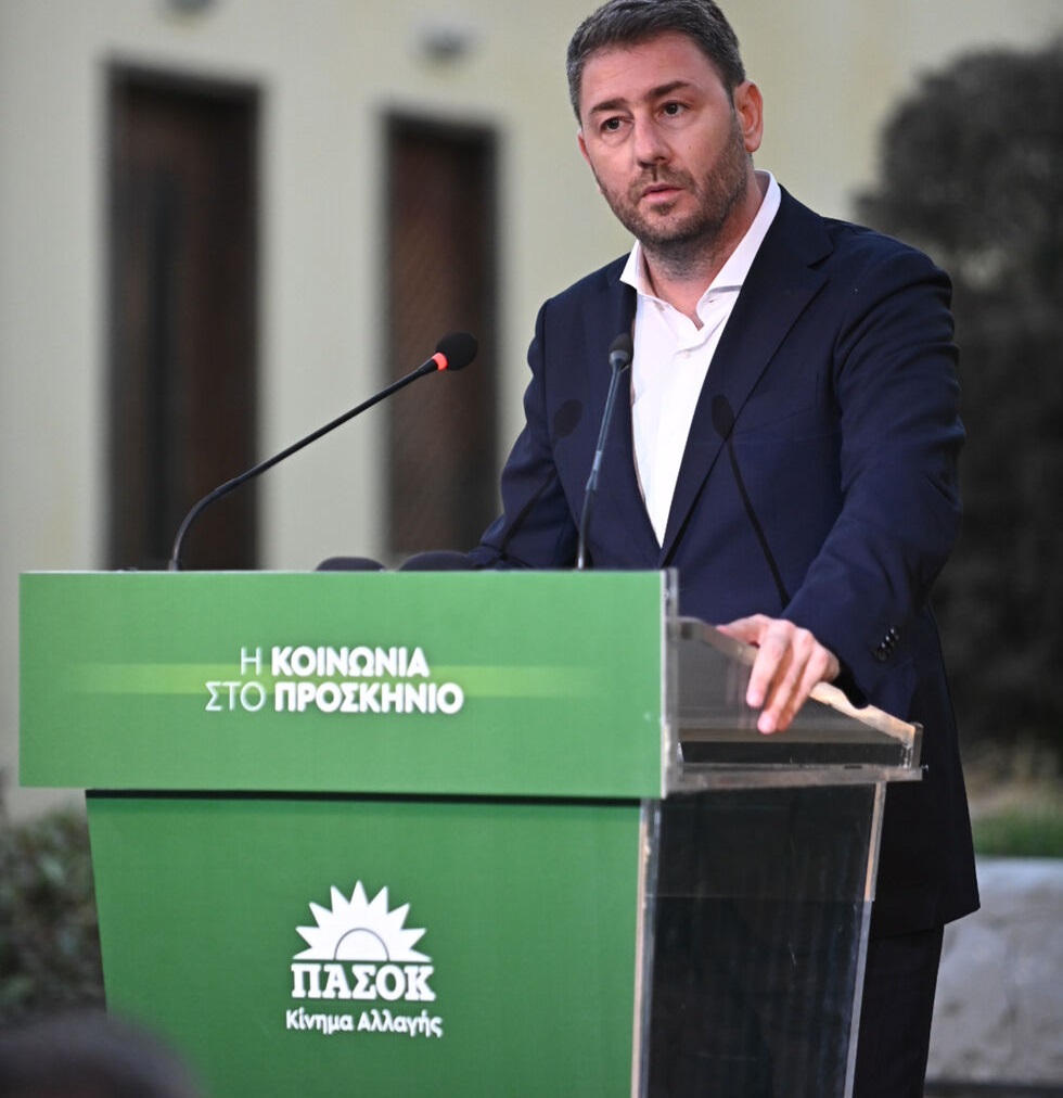 Τα κόμματα σε προεκλογικό πυρετό