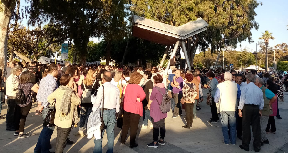 «Κρήτη γη αντιφασιστική» – Χιλιάδες διαδήλωσαν στο Ηράκλειο