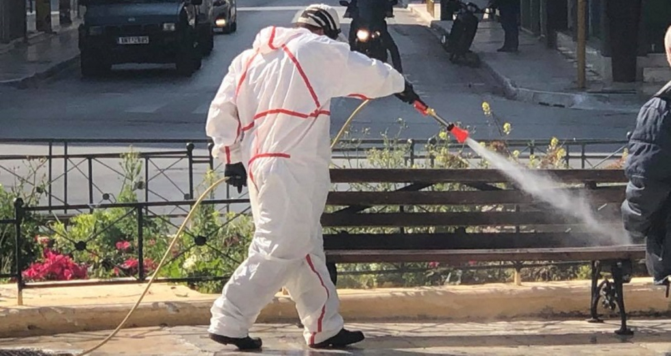 Κορονοϊός: Ξεκίνησε η απολύμανση δημόσιων χώρων στην Κρήτη