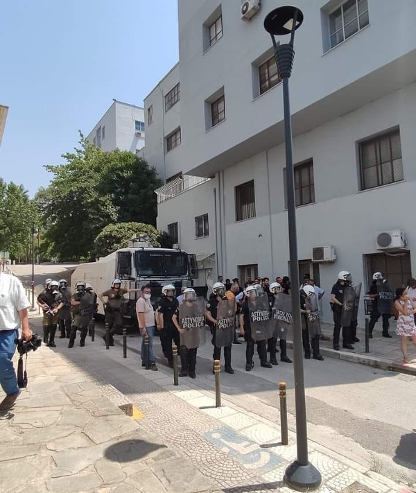 Αστυνομοκρατίας συνέχεια στο ΑΠΘ με «Αύρα» έξω από τη Σχολή Θετικών Επιστημών
