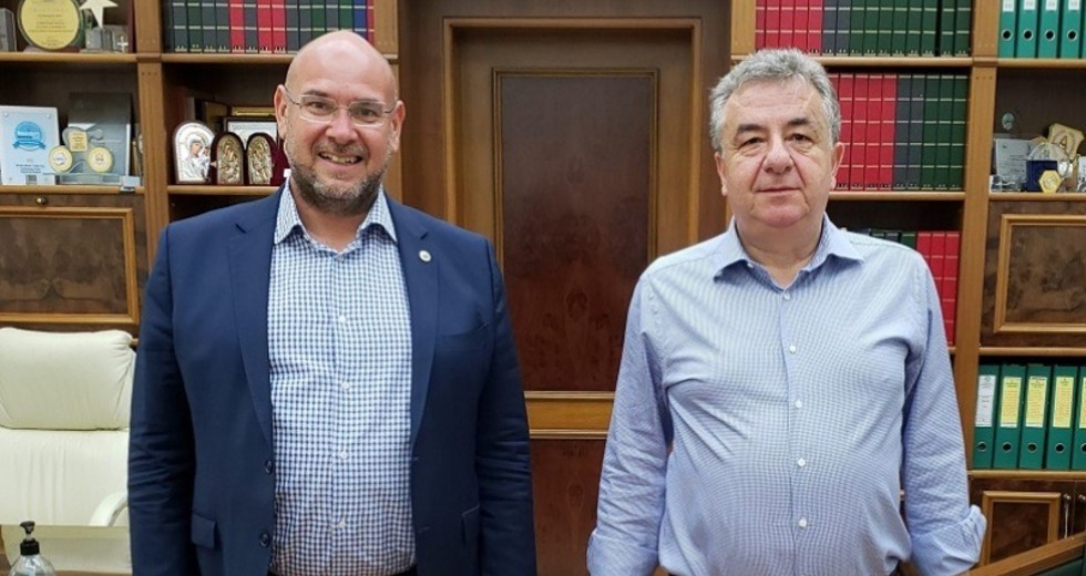 Η Περιφέρεια ενισχύει με νέα ασθενοφόρα το ΕΚΑΒ Κρήτης