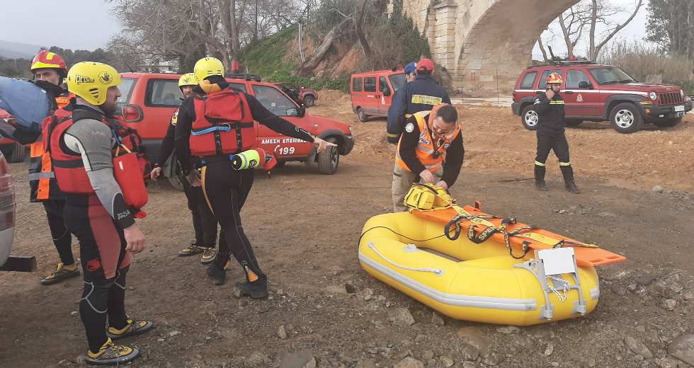Εκπαιδευτική άσκηση της Πυροσβεστικής στον Κερίτη ποταμό