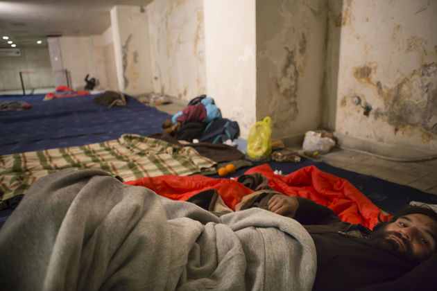 Οι άστεγοι της Αθήνας τις άγριες νύχτες της «Αριάδνης»