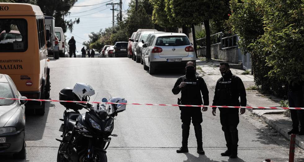 Δολοφόνησαν τον δημοσιογράφο Γιώργο Καραϊβάζ