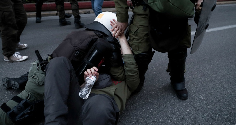 Επεισόδια και προσαγωγές στη νέα συγκέντρωση για τον Κουφοντίνα