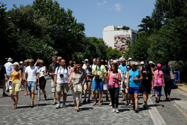 Bloomberg: Η Ελλάδα περιμένει τους τουρίστες που χάνει η Τουρκία
