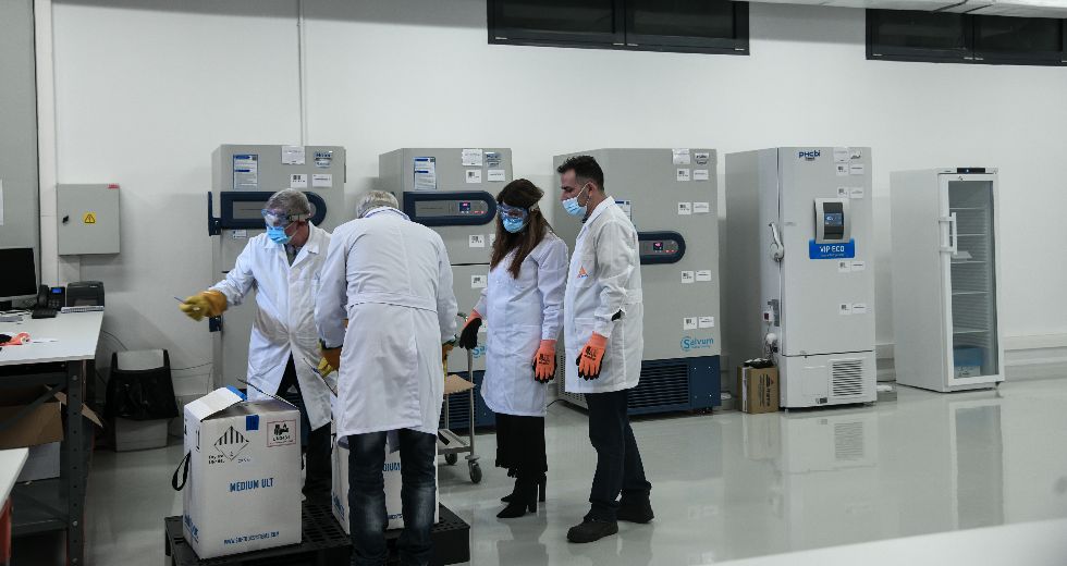 Εκκίνηση για την επιχείρηση «Ελευθερία», στην Αθήνα τα πρώτα εμβόλια