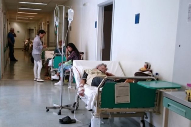 Δημόσια Υγεία με ράντσα στους διαδρόμους και ελλείψεις υλικών