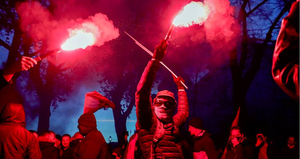 Σε κλοιό διαδηλωτών η Βιέννη πριν το «λουκέτο»