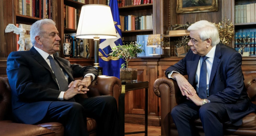 «Τραγικό γεγονός η φωτιά» λέει η Κομισιόν, υπόσχεται περαιτέρω στήριξη