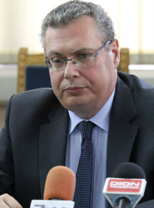 Πώς έγιναν οι συγχωνεύσεις «συμπράξεις» και η «εγκληματικότητα» «παραβατικότητα»