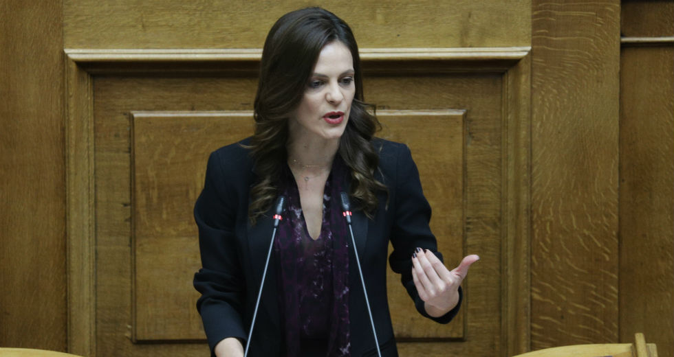 Σύγκρουση με το «καλημέρα» στη Βουλή για το νέο ασφαλιστικό