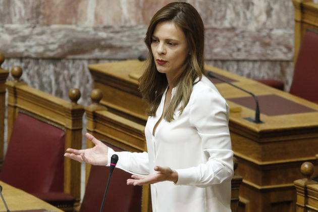 Σκληρή απάντηση Τζανακόπουλου για το… «φιλοδώρημα»