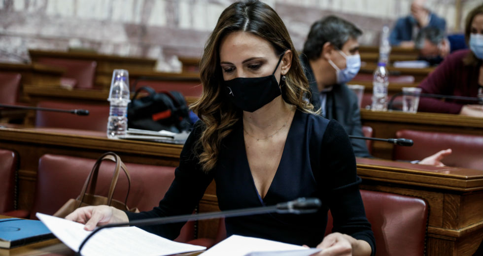 Ολομέτωπη επίθεση στην κυβέρνηση με φόντο τον κρατικό προϋπολογισμό