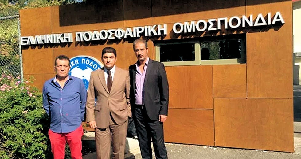 «Είστε όντως κατά της βίας, κύριε Αυγενάκη;»