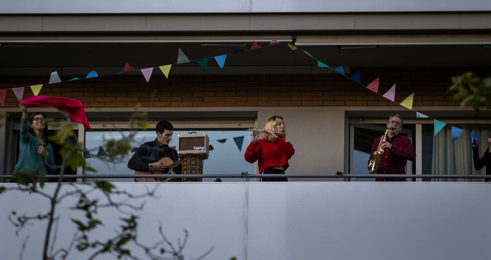 Τα μπαλκόνια εμπνέουν την εποχή της πανδημίας