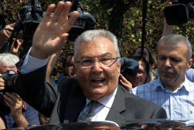Προς «μεγάλο συνασπισμό» με… προξενήτρα τον Μπαϊκάλ