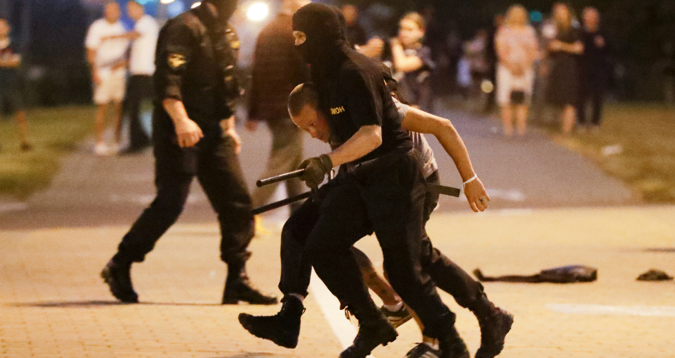 Ολημερίς τον «μαύριζαν», το βράδυ επανεκλεγόταν!