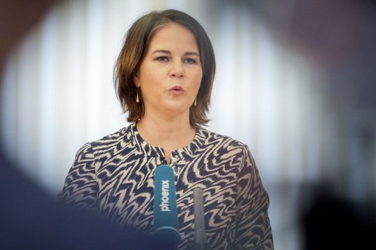 Διαμαρτυρία Πεκίνου στο Βερολίνο για τον χαρακτηρισμό του Σι ως «δικτάτορα» από την Μπέρμποκ