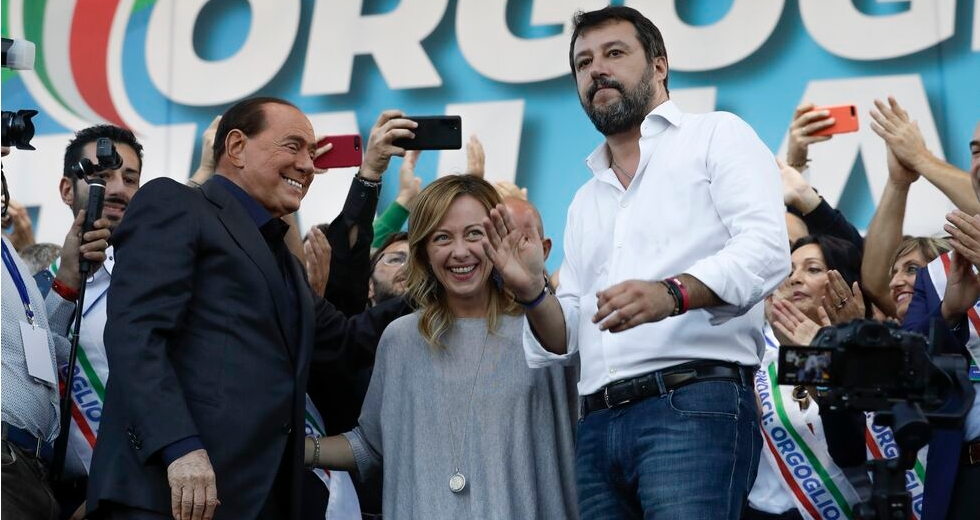 Η Μελόνι… πληγώνει Σαλβίνι – Μπερλουσκόνι