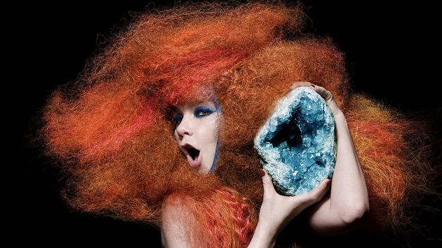 Bjork: λαμπερή και πρωτοπόρα