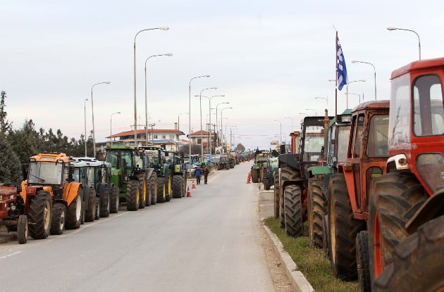 Πυκνώνουν τα μπλόκα λίγο πριν το ραντεβού με Τσίπρα