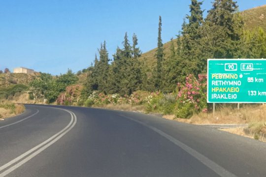 Θρήνος και ερωτηματικά για τα τρία νεαρά θύματα τροχαίου στα Χανιά