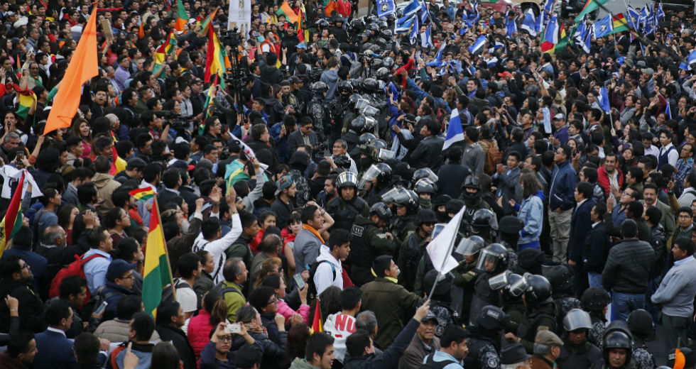 Επεισόδια στη Βολιβία μετά τη νίκη Μοράλες από τον α’ γύρο
