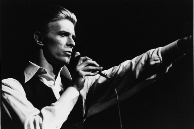 O David Bowie ως Λούσιφερ, Τζόκερ και Λούθερ