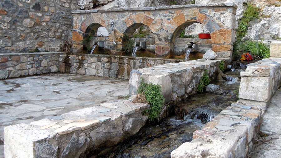 Γεύμα σε ορεινό χωριό της Κρήτης