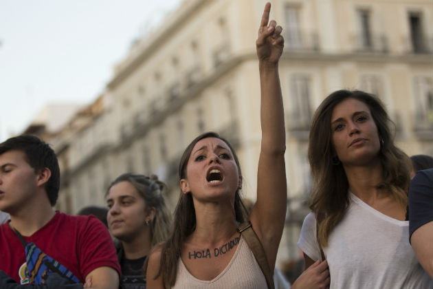 Η Μαδρίτη στέλνει και άλλους αστυνομικούς στην Καταλονία