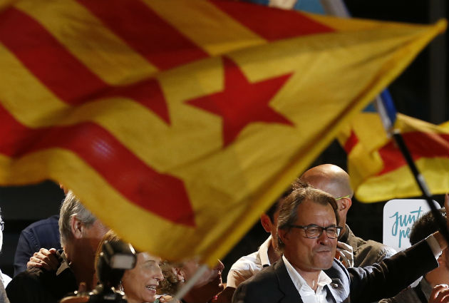 Η Μαδρίτη στέλνει και άλλους αστυνομικούς στην Καταλονία