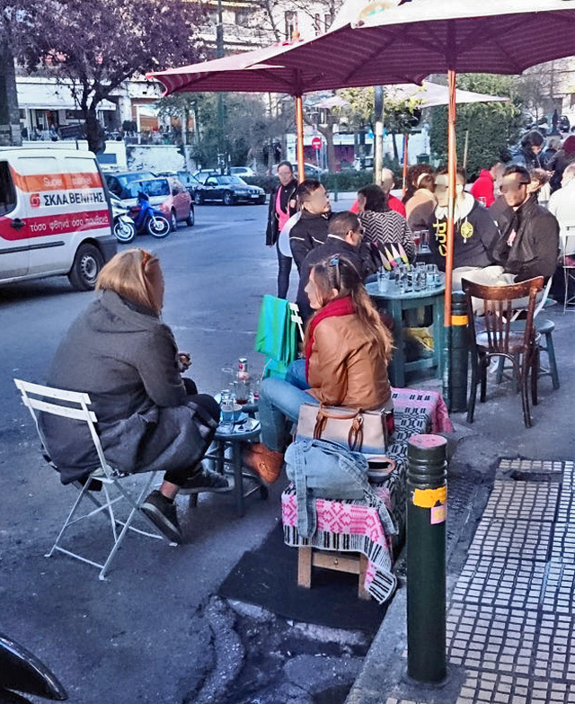 Αναγκαστικό ξενύχτι για μια ολόκληρη γειτονιά