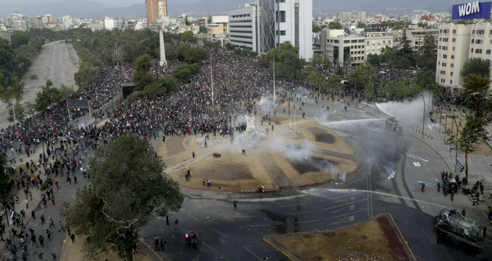 Δεν παραιτείται ο Πινιέρα, παρότι παραδέχεται ευθύνη για την κρίση στη Χιλή