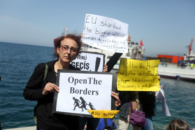 Ξεχωριστές συγκεντρώσεις για το προσφυγικό στη Χίο