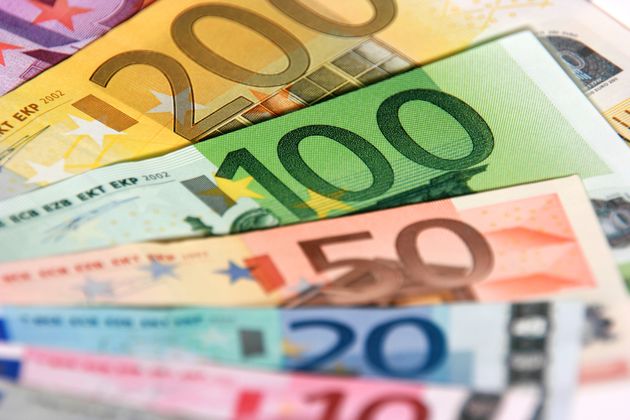 «Πλαφόν» στα όρια δανεισμού των κομμάτων