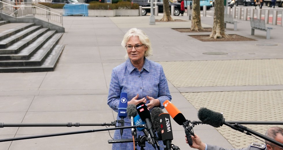 Όστιν: «Προτεραιότητα των ΗΠΑ η ενίσχυση της άμυνας της Ουκρανίας»