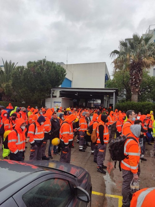 Έκλεισε το εμπορικό λιμάνι του Πειραιά – Νέες κινητοποιήσεις εργαζομένων της Cosco