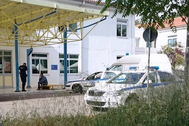 Δαφνί: ανθρώπινα κουρέλια γυμνά, δεμένα, εξευτελισμένα και μόνα