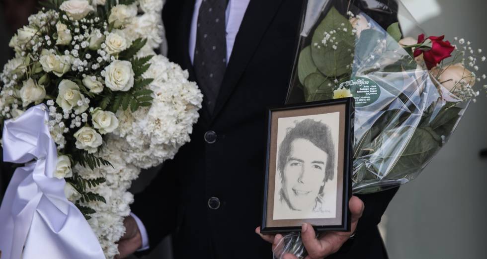 Συγγενείς, φίλοι και καλλιτέχνες αποχαιρέτησαν τον Δάκη