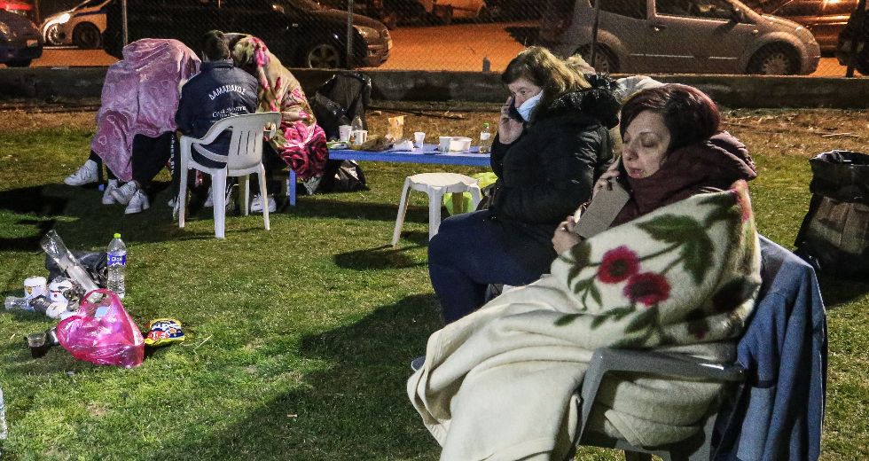 Εκτεταμένοι έλεγχοι σε κτίρια, στο επίκεντρο η φροντίδα των πληγέντων