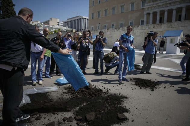 «Κάτω τα χέρια από το κάρβουνο», φώναξαν οι εργαζόμενοι της ΔΕΗ